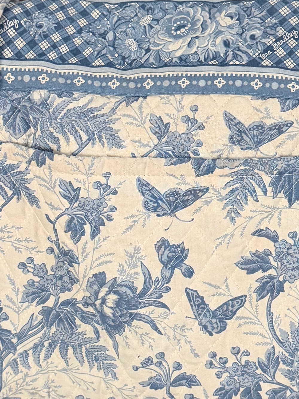 Vintage Blue Toile Vera Bradley Travel Tote - Picture 2 of 6